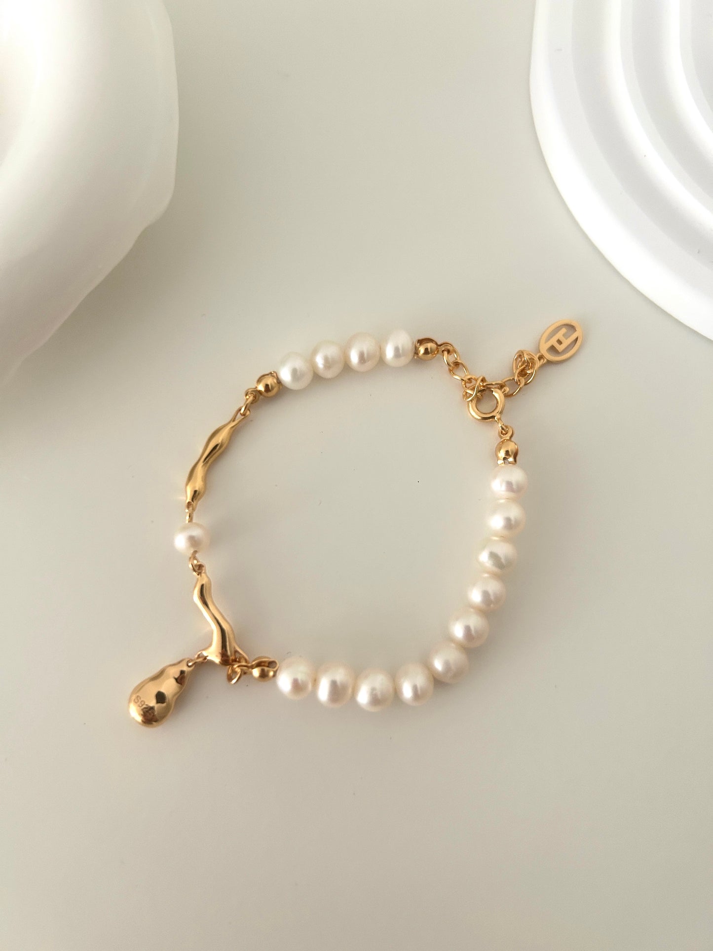 Isabella Pearl Bracelet