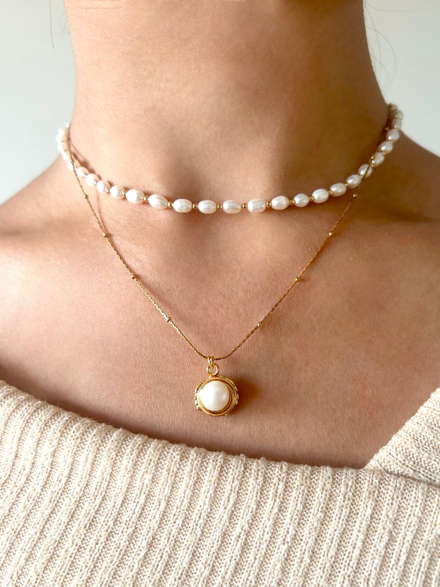 Lila Gold and Pearl Necklace