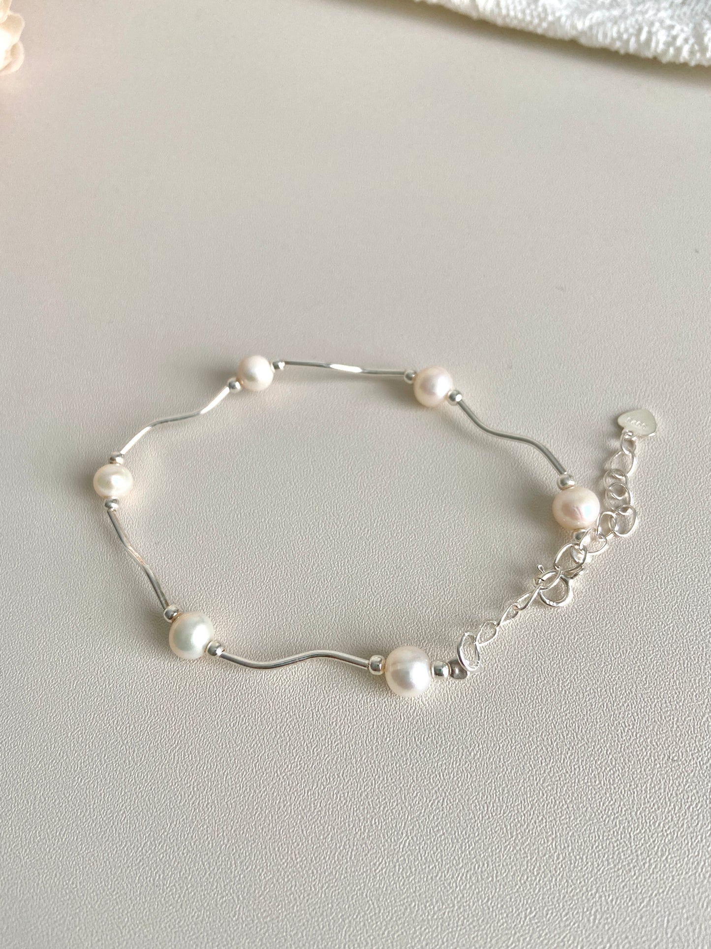 Curvy Pearls